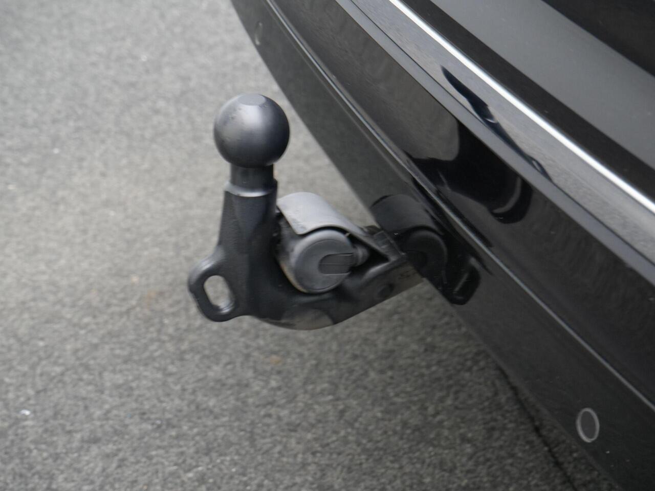 Volkswagen TIGUAN 1.5 TSI 150 pk DSG ACT Highline Business R / R-Line | Panoramadak | Trekhaak | Rondomzicht camera | Park Assist | 20 inch