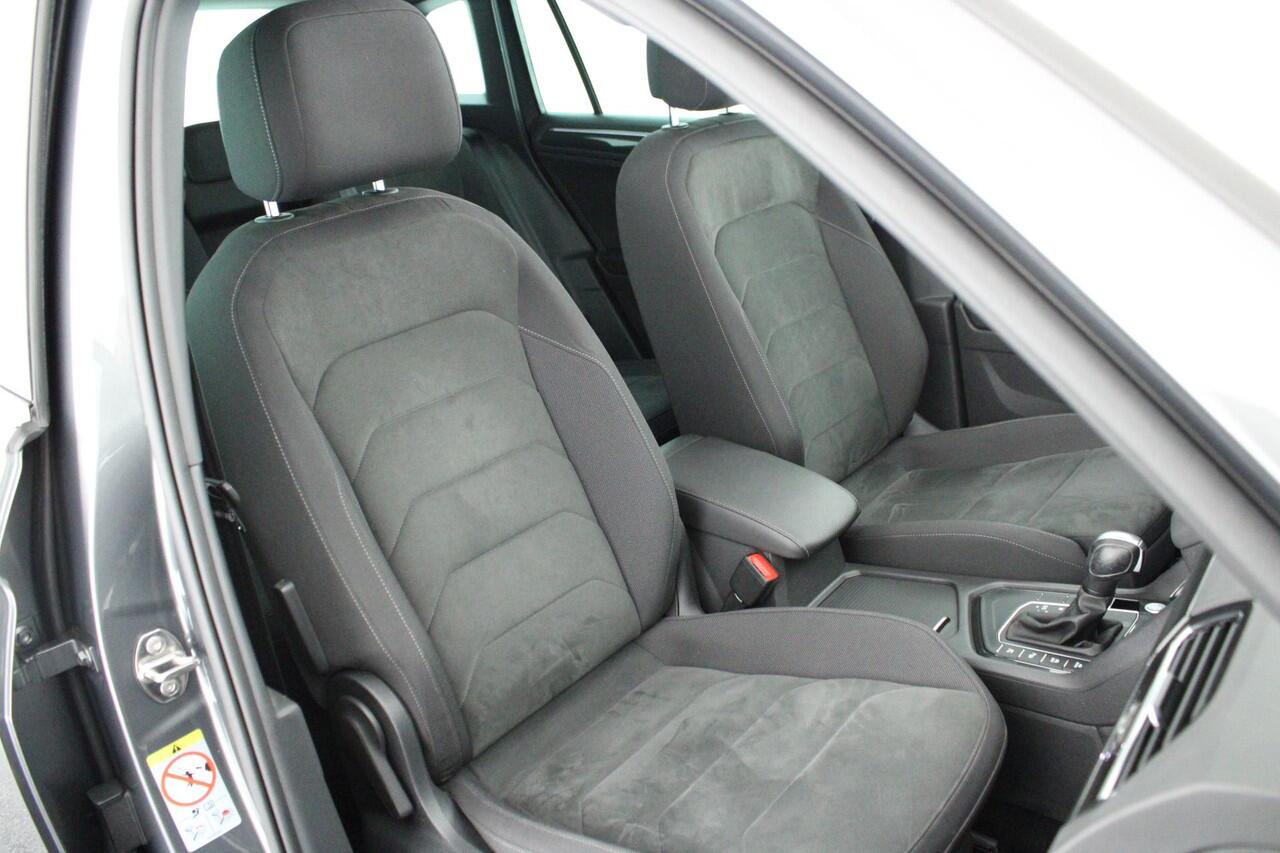 Volkswagen TIGUAN 1.5 TSI 150pk DSG ACT R-Line Highline Trekhaak 360Camera Keyless Stoelverwarming Massage Panoramadak