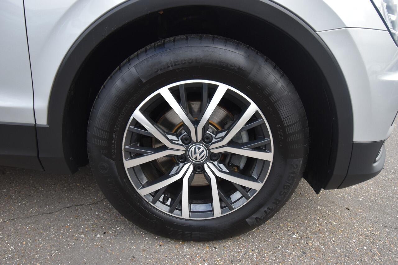 Volkswagen TIGUAN 1.5 TSI ACT Comfortline Business , TREKHAAK , VIRTUAL COCKPIT , V STOEL VERW , NAVI , LED KOPL ,