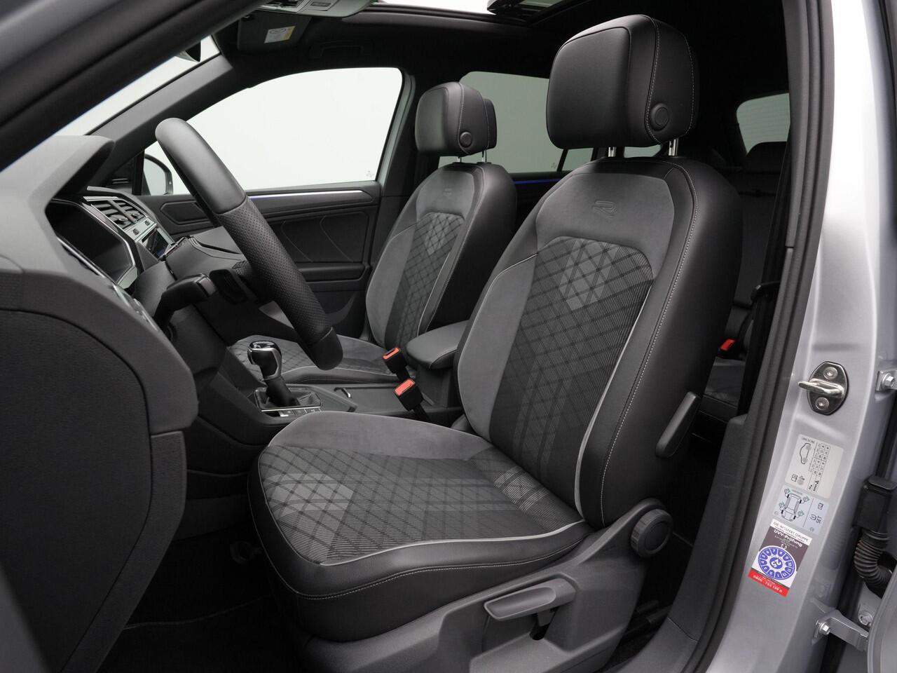 Volkswagen TIGUAN 1.4 TSI eHybrid 245 pk R-Line | Panoramadak | Trekhaak | Navigatie Discover Pro | Adaptief onderstel | 360 camera | IQ Light