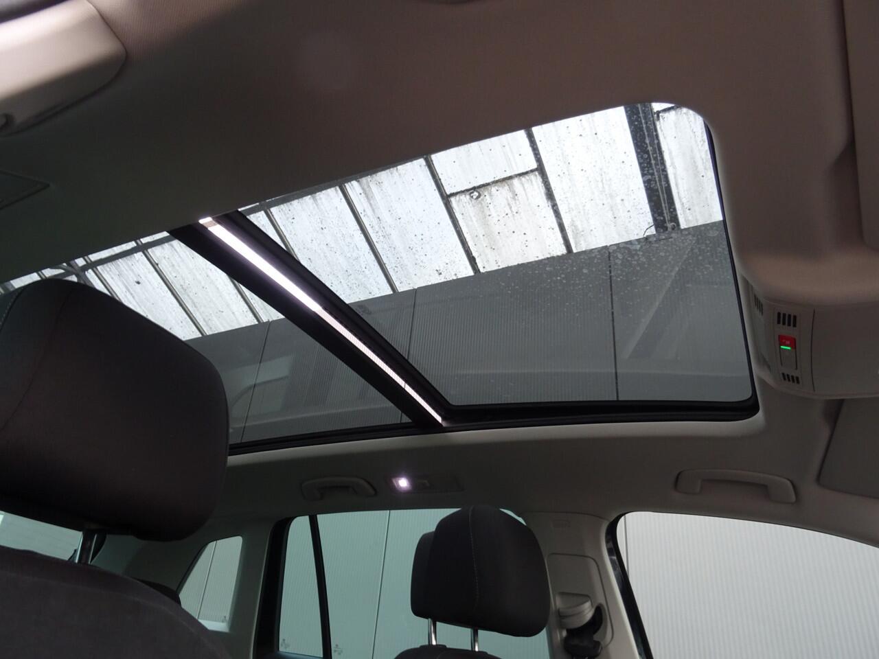 Volkswagen TIGUAN 1.4 TSI eHybrid Business+ * PANORAMADAK * 19 INCH * CARPLAY !!