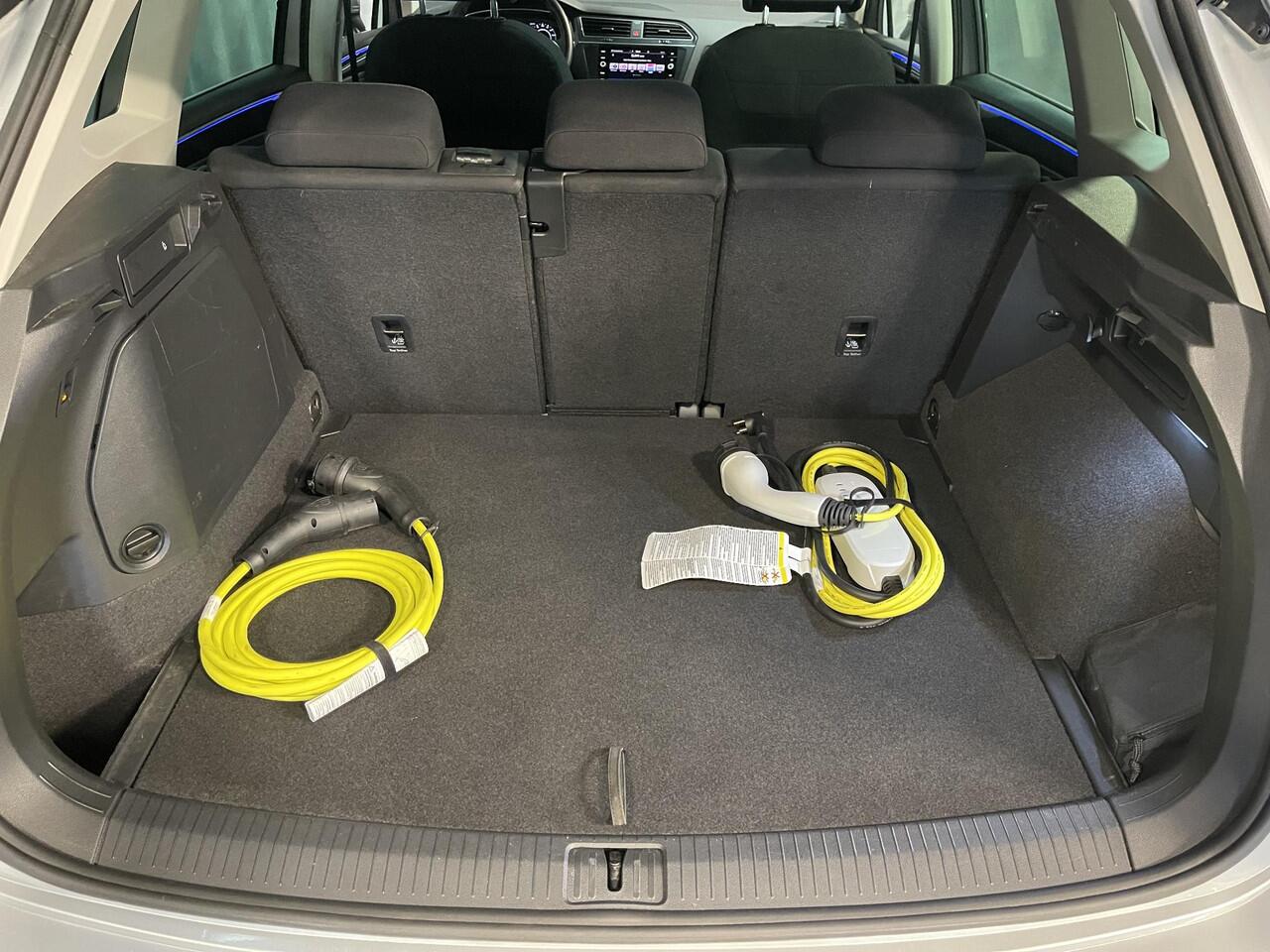 Volkswagen TIGUAN 1.4 TSI eHybrid Elegance 19"/Panoramadak/Trekhaak/IQ Lights/Dodehoek/Camera/Adaptieve cruise/Elektrische klep/Stoel + stuurverwarming