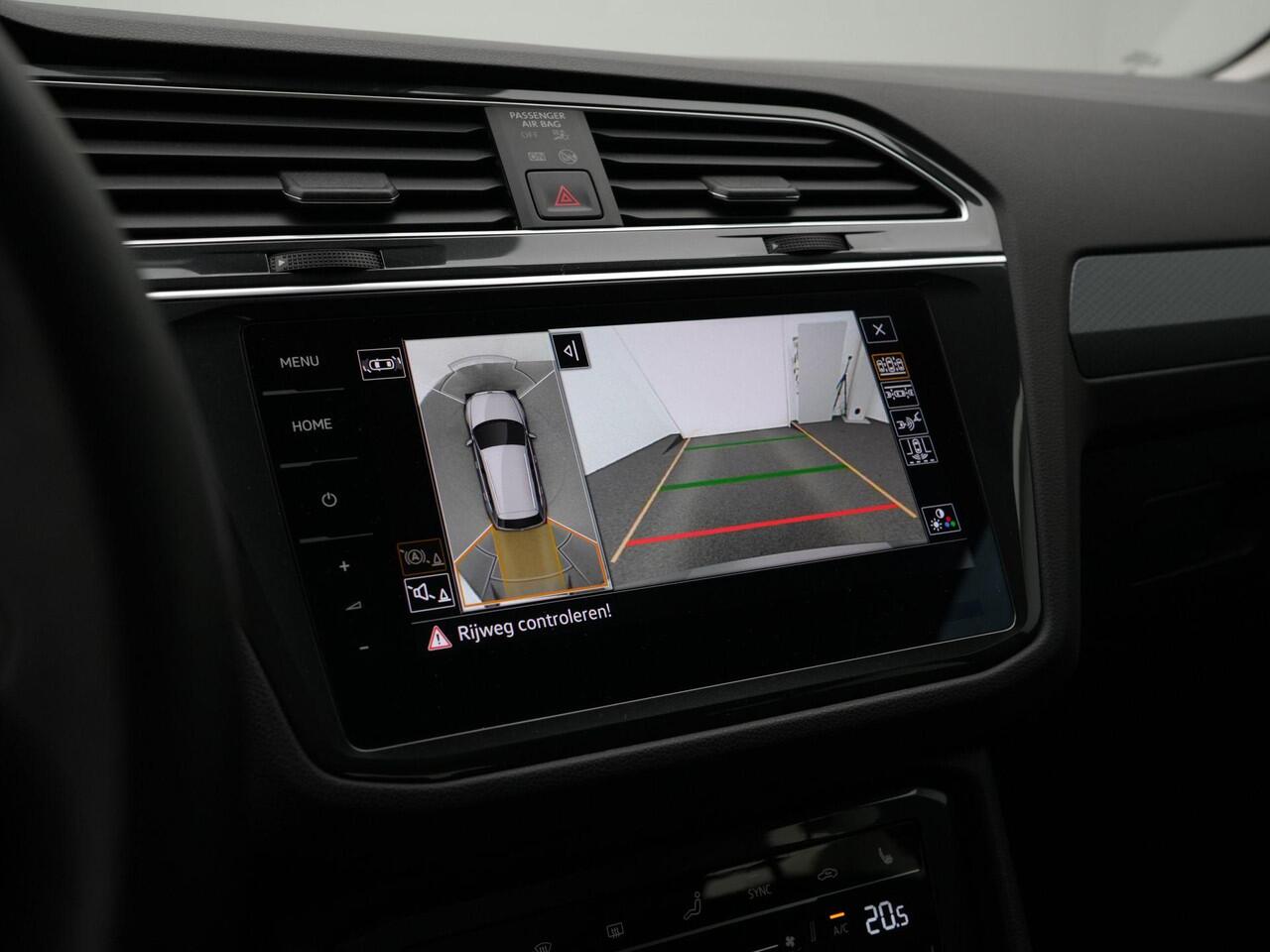 Volkswagen TIGUAN 1.4 TSI 245 pk DSG eHybrid Active | Panoramadak | Navigatie Discover Pro | Adaptief onderstel | IQ Light | Rondomzicht camera | Head-up display | Stuur-/stoelverwarming