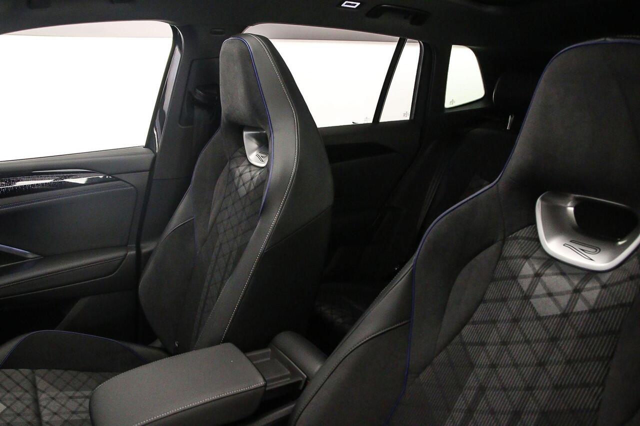 Volkswagen TIGUAN R-Line Edition 1.5 TSI eHybrid 272pk DSG Automaat Trekhaak, Panoramadak, Adaptive cruise control, Black Style, Achteruitrijcamera, Elektrische achterklep