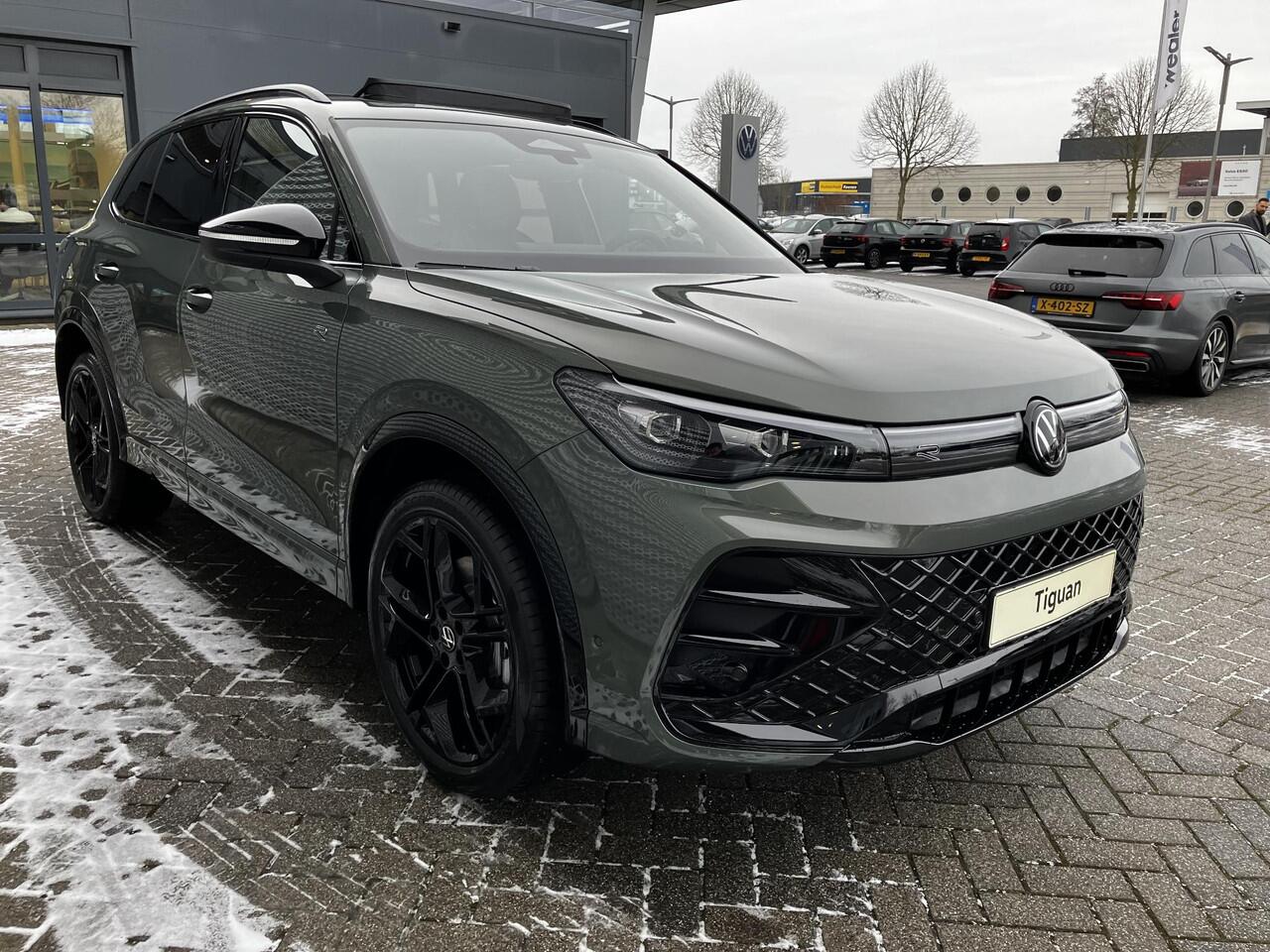 Volkswagen TIGUAN R-Line Edition 1.5 eHybrid 150 kW / 204 PK DSG | Black Style | Panoramadak | Trekhaak wegklapbaar | Leder & elektr. stoelen |