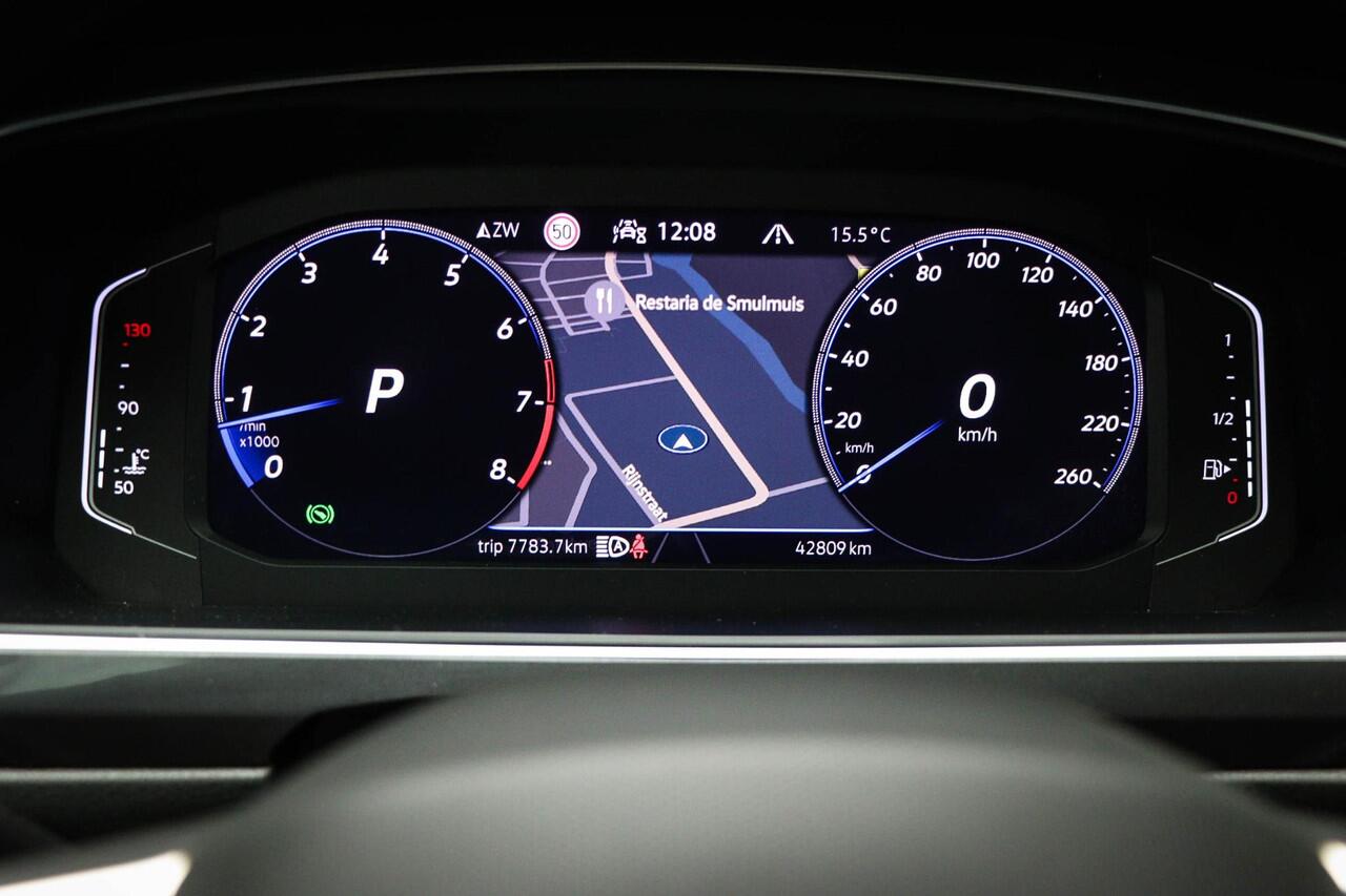 Volkswagen TIGUAN Allspace 1.5 TSI R-Line Business+ 7p. | PANORAMADAK | MATRIX LED | HEAD UP | STUURVERWARMING | CAMERA