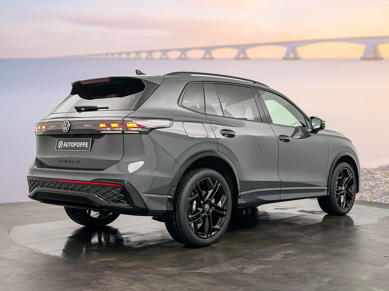 Volkswagen TIGUAN R-Line Edition Plug in Hybride 272 pk Black Style Pakket