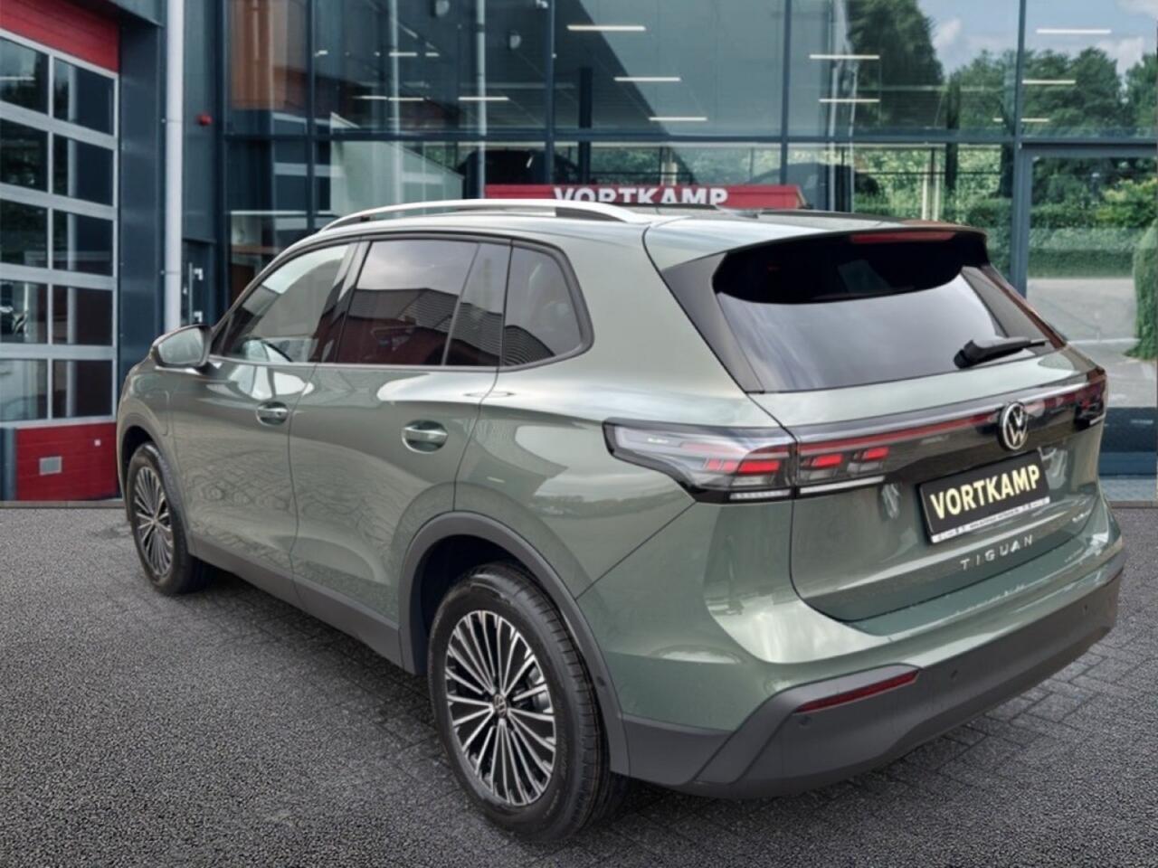 Volkswagen TIGUAN 1.5 TSI E-HYBRID LIFE TREKHAAK/CAMERA/MEMORY/LEDER/CARPLAY/ACC/E-KLEP