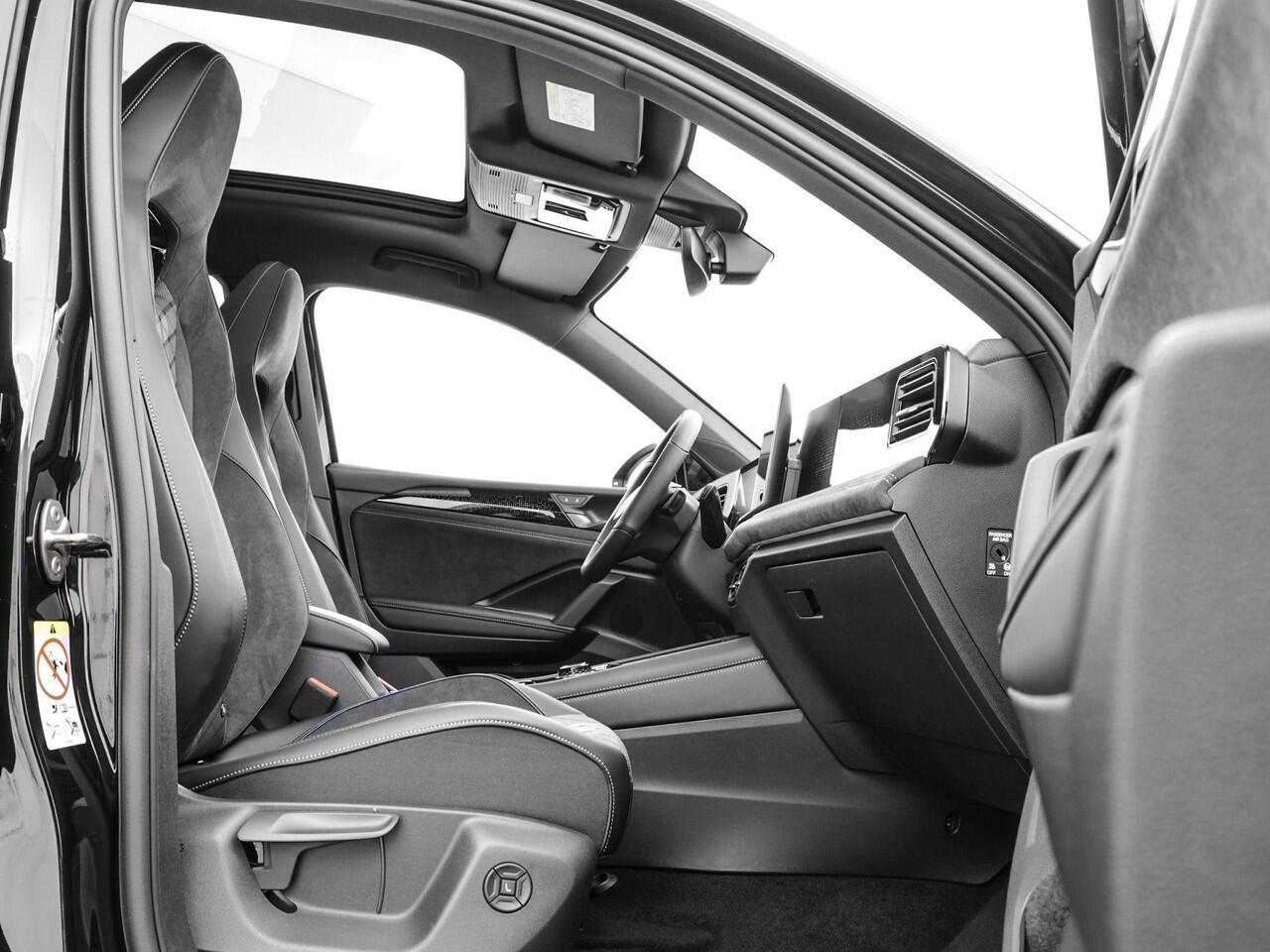 Volkswagen TIGUAN R-Line Edition 1.5 eHybrid 272 pk 6 versn. DSG · Black Style Pakket · Comfort Pakket · Trekhaak inklapbaar, met elektrische ontgrendeling, incl. aanhangermanoeuvreerhulp Trailer Assist ·