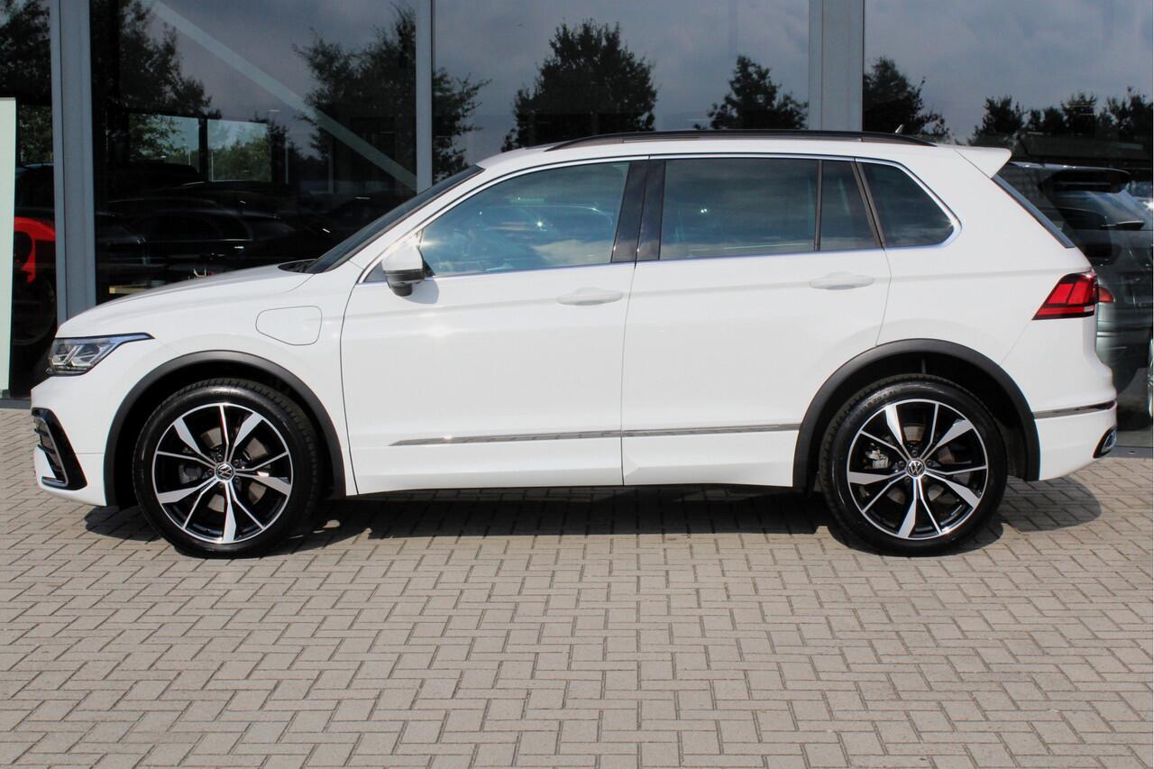 Volkswagen TIGUAN 1.4 TSI eHybrid R-Line 245pk PANO LEER IQ LIGHT TREKHAAK 20"