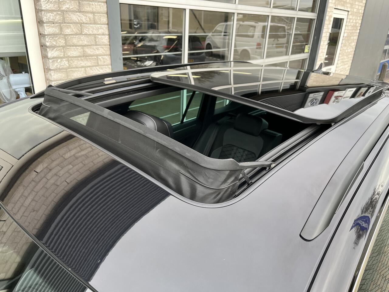 Volkswagen TIGUAN 1.4 TSI eHybrid R-Line / AUTOMAAT/ 2X R-LINE/ PANO/ CAMERA/ PARK. SENSOREN/ IQ. LIGHT/ STOEL-STUURVERWARM./ ELEK. ACHTERKLEP/ TRAVELASSIST/ KEYLESS/ ADAPT. CRUISE/ APP CONNECT/ NAVI/ CLIMA/ DAB/ 20" LMV