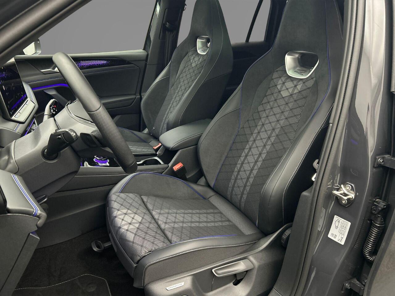 Volkswagen TIGUAN R-Line Edition 1.5 TSI eHybrid 204pk DSG Automaat Trekhaak, Black Style, Panoramadak, Adaptive cruise control, Navigatie, 360 camera, Achteruitrijcamera