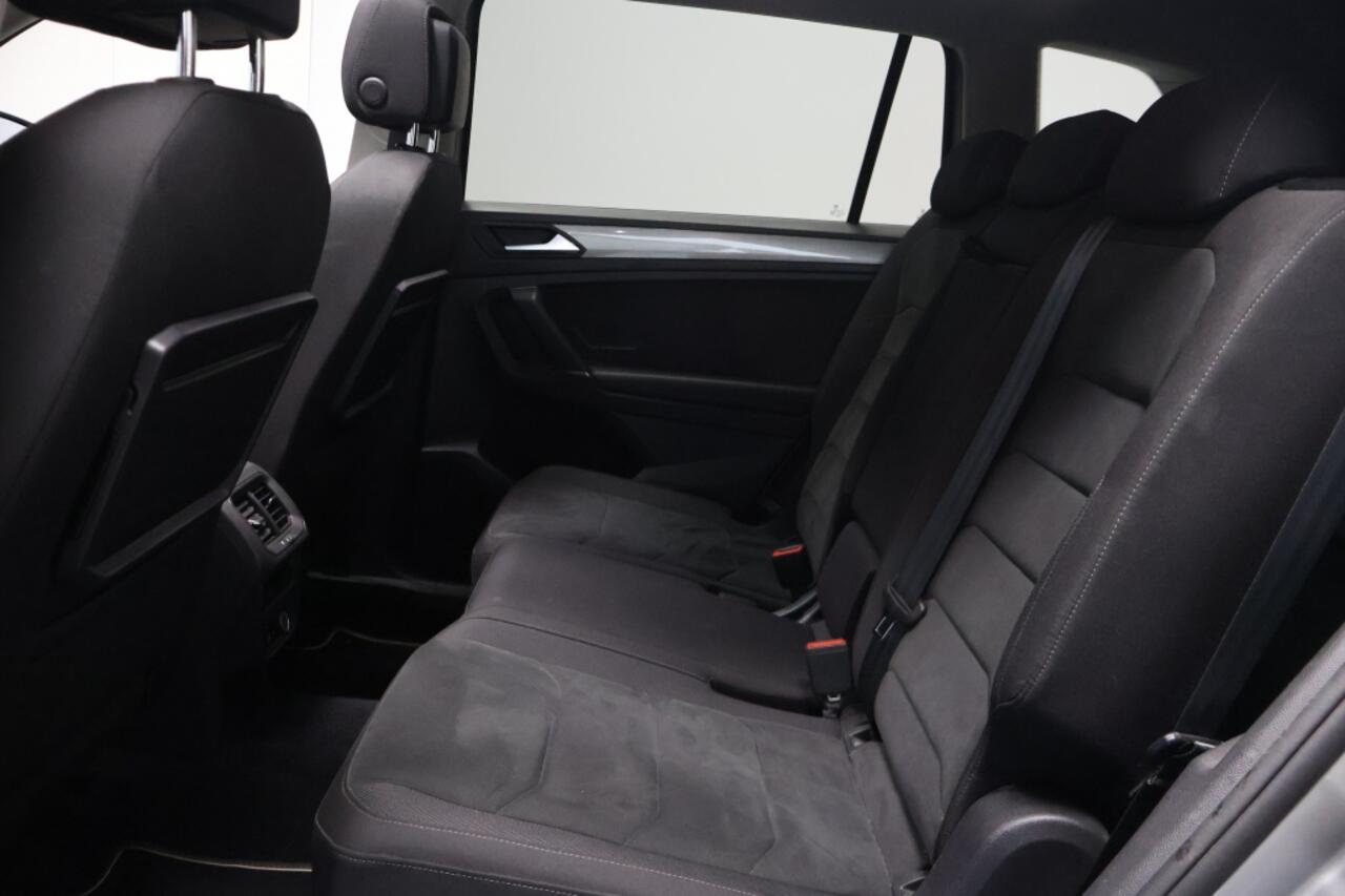 Volkswagen TIGUAN 1.5 TSI Business | Automaat | 7-persoons | Trekhaak | Panoramada