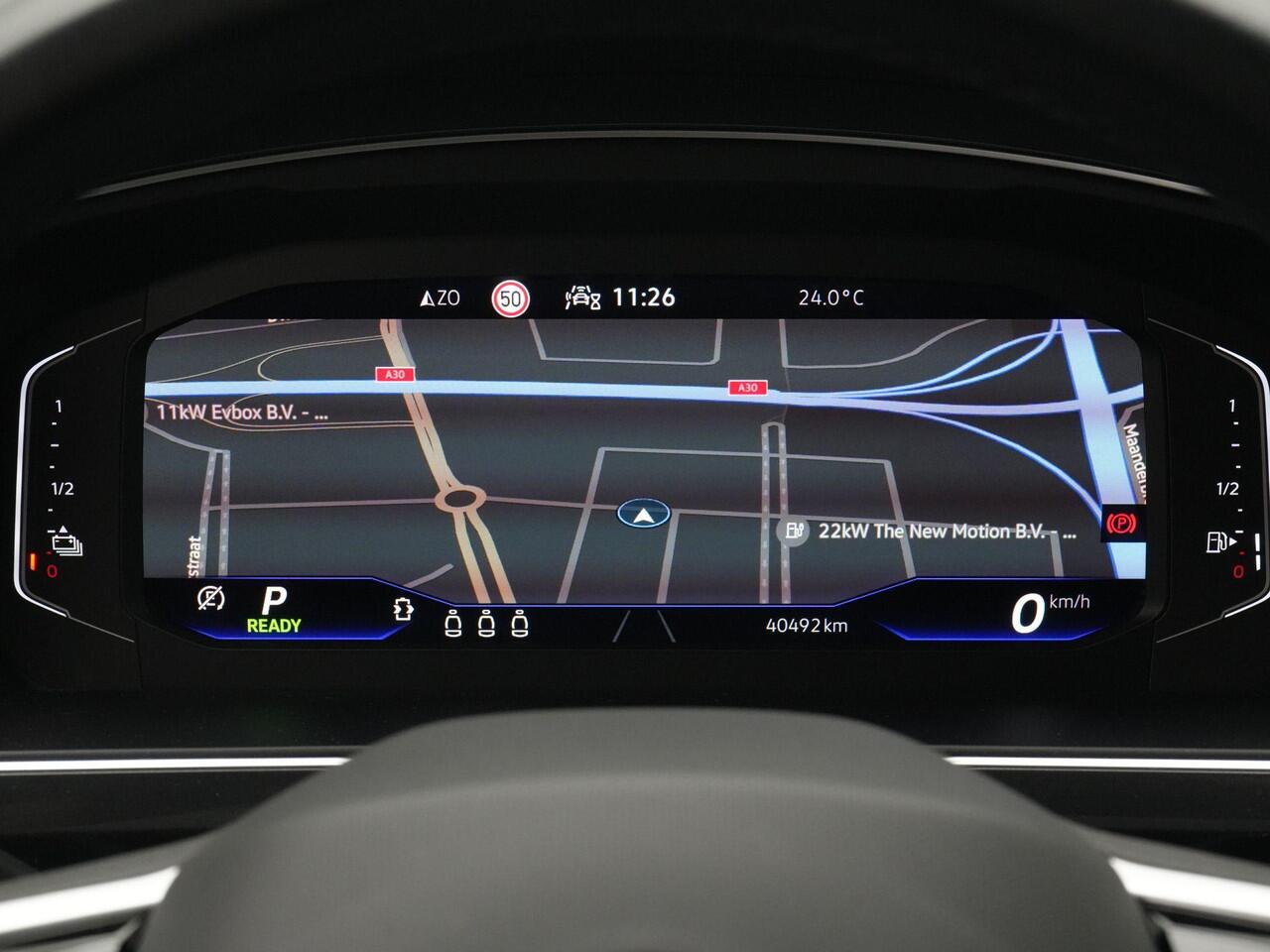 Volkswagen TIGUAN 1.4 TSI eHybrid 245 pk DSG R-Line Business+ | Panoramadak | IQ Light | Achteruitrijcamera | Park Assist | Cruise Control | Side Assist | 19 inch