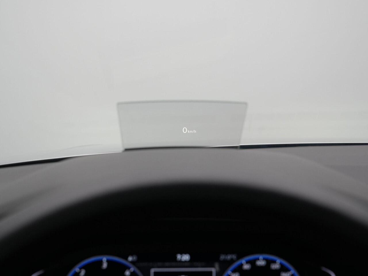 Volkswagen TIGUAN 2.0 TDI 150 pk DSG R-Line Business+ | Panoramadak | Trekhaak | Standkachel | Leder | Geheugenstoelen | Head-up display | Stuur-/achterbankverwarming