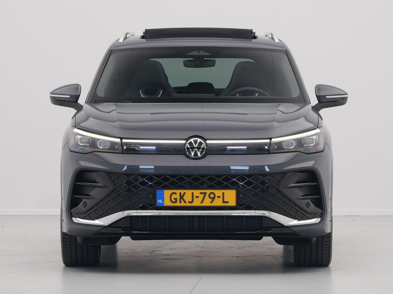 Volkswagen TIGUAN 1.5 eTSI R-Line Business Panorama Camera Navigatie Acc 36