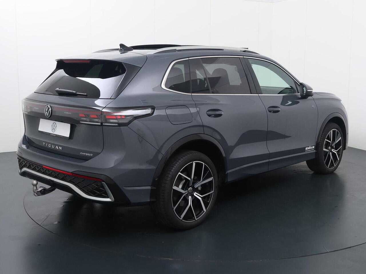 Volkswagen TIGUAN R-Line-Edition 1.5 eHybrid 200 kW / 272 pk DSG | Design pakket | Assistance pakket plus | Multimedia pakket plus | Trekhaak wegklapbaar |