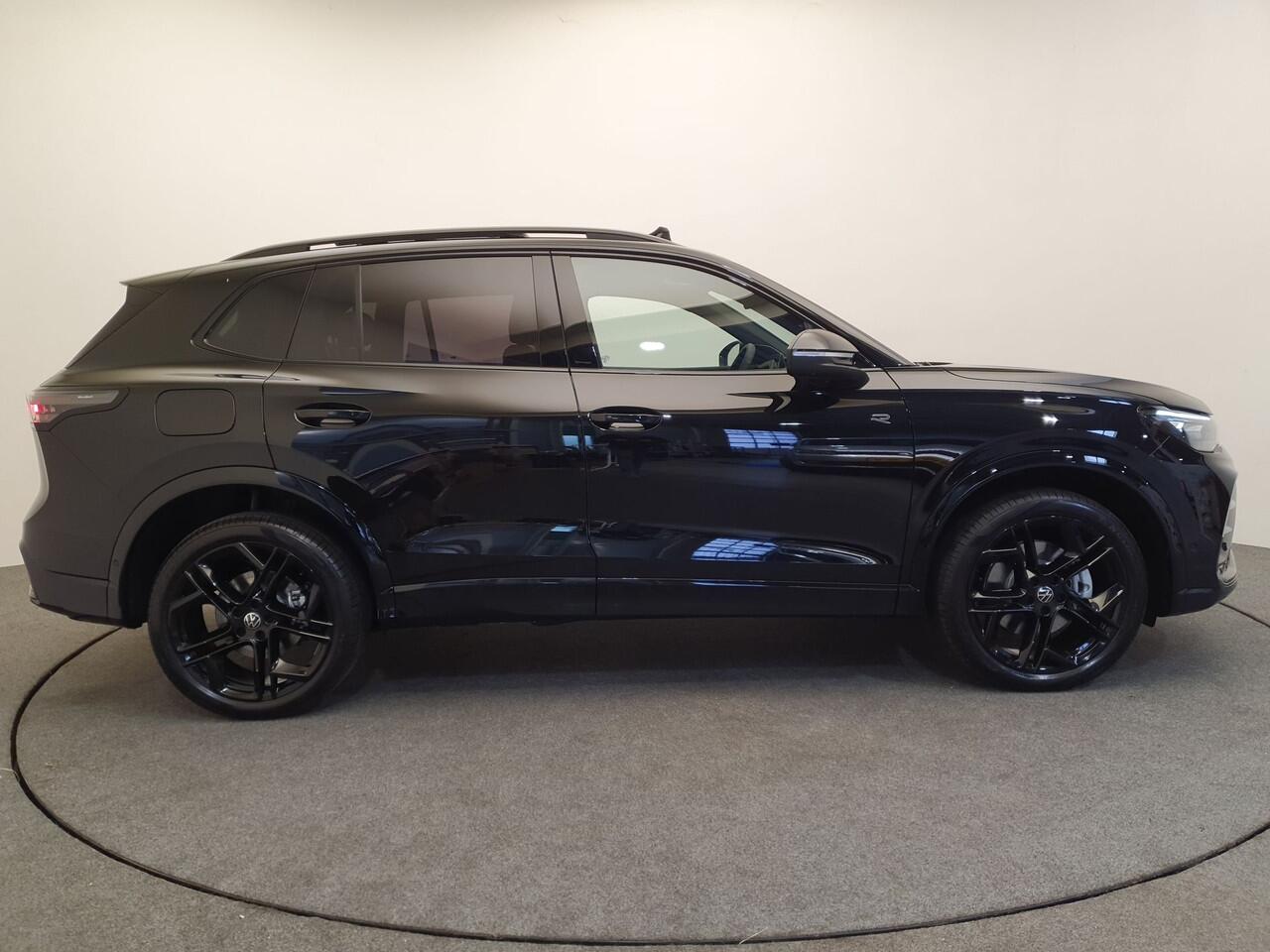 Volkswagen TIGUAN 1.5 eHybrid 272pk DSG/AUT R-Line Wegklapbare trekhaak, Panoramadak, Harman/Kardon, Leder