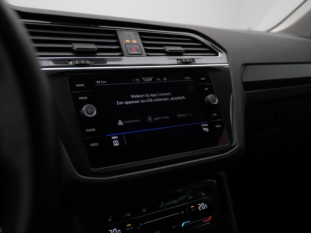 Volkswagen TIGUAN 1.5 TSI 150 pk DSG Elegance | Achteruitrijcamera | Stuur-/stoelverwarming | Navigatie | Adaptive Cruise