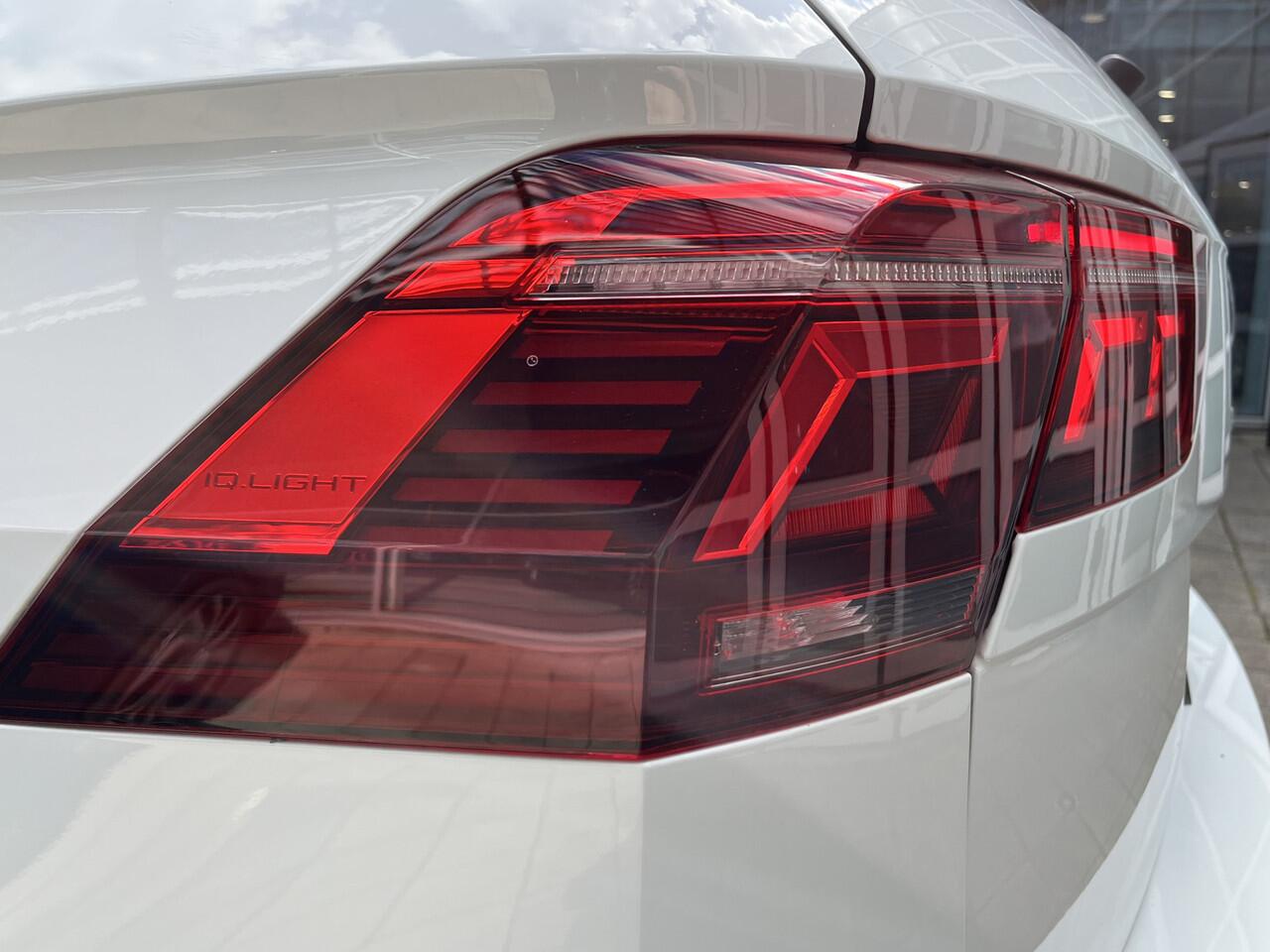 Volkswagen TIGUAN 1.4 TSI eHybrid 245PK DSG R-Line Business+ / Digital Cockpit Pro / Matrix-Led Verlichting / Panoramadak / Getint Glas / Stoel & Stuurwielverwarming / 20''LMV / VW