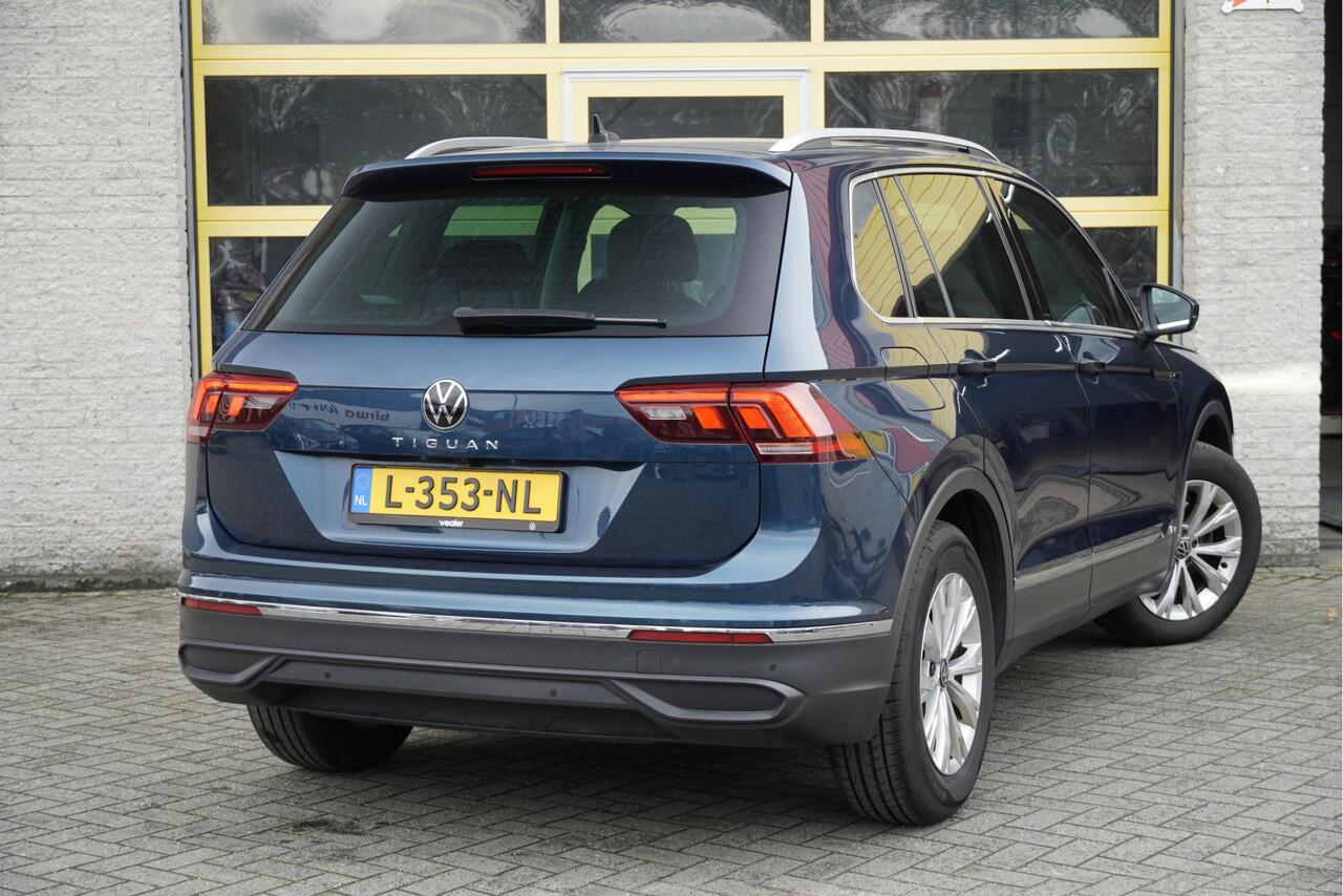 Volkswagen TIGUAN 1.5 TSI 150PK! Automaat Life Business BJ2021 Lmv 17" | Led V+A | Pdc | Navi | Keyless entry | Elek. trekhaak | Elek. achterklep | App-Connect | Virtual cockpit | Climate control | Cruise control | Extra getint glas