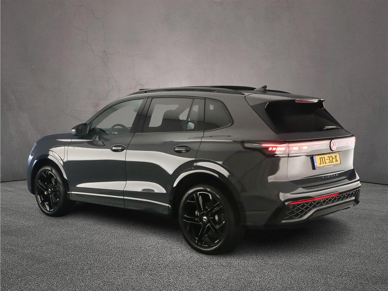 Volkswagen TIGUAN R-Line Edition 1.5 TSI eHybrid 272pk DSG Automaat Trekhaak, Harman Kardon audio, Panoramadak, Adaptive cruise control, 360 camera, Elektrische achterklep