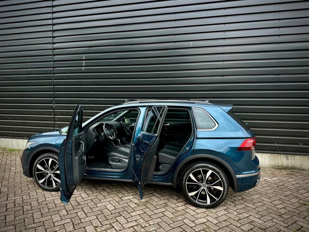 Volkswagen TIGUAN 1.4 TSI eHybrid R-LINE PANO|360|IQ|LEDER|ACC|DCC VOL!