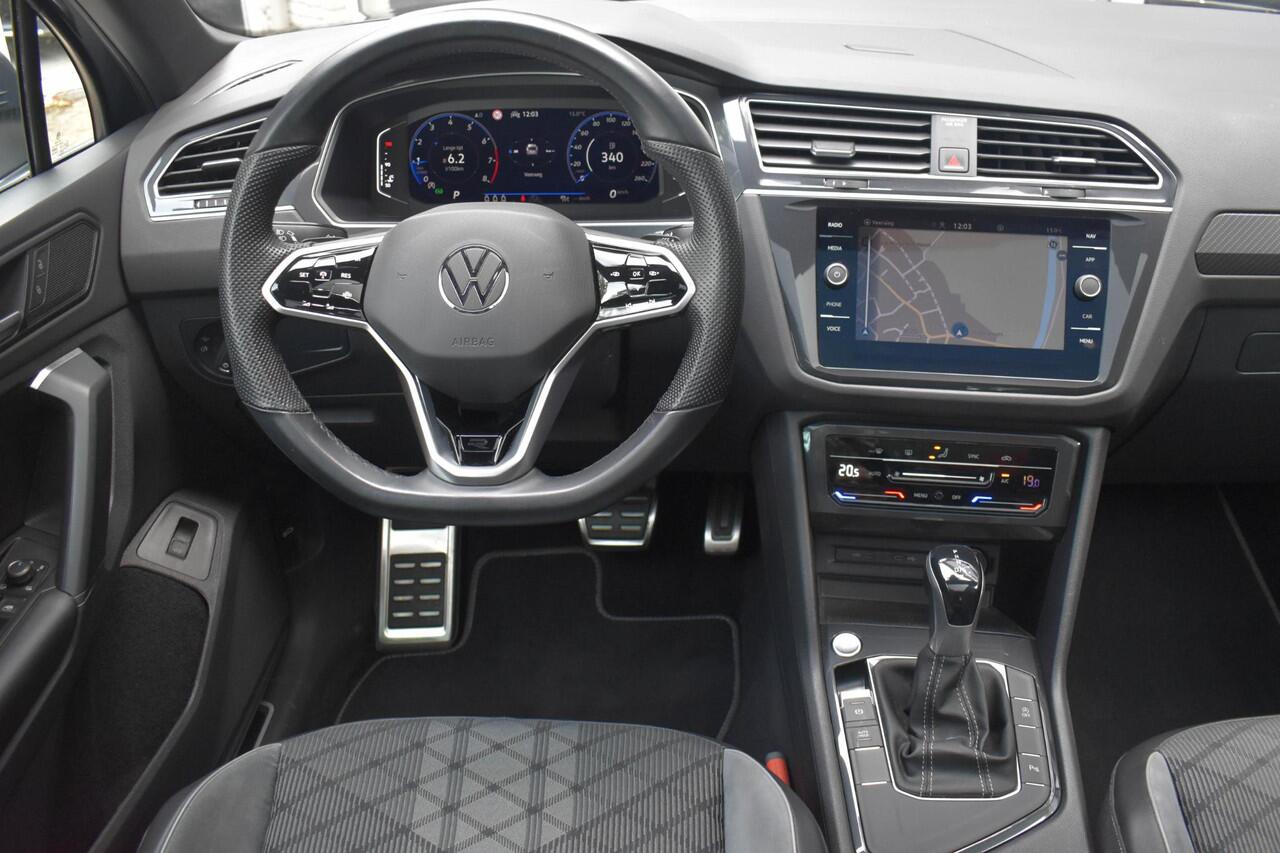 Volkswagen TIGUAN 1.5 TSI R-Line Business+ Pano Trekhaak IQ Light