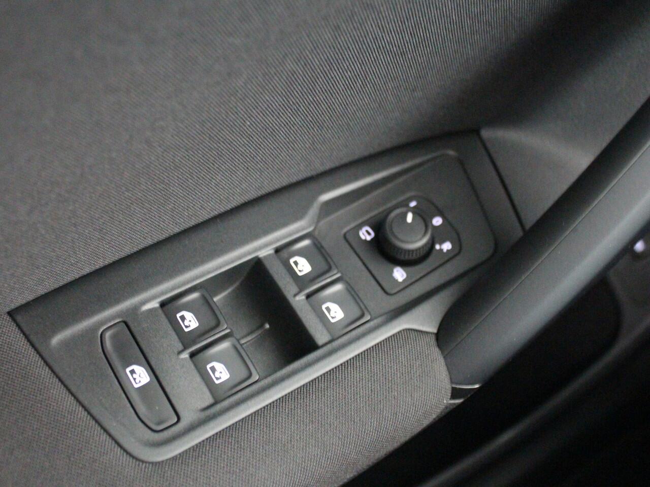 Volkswagen TIGUAN 1.5 TSI Life Business | Clima | Pano | Navi |*