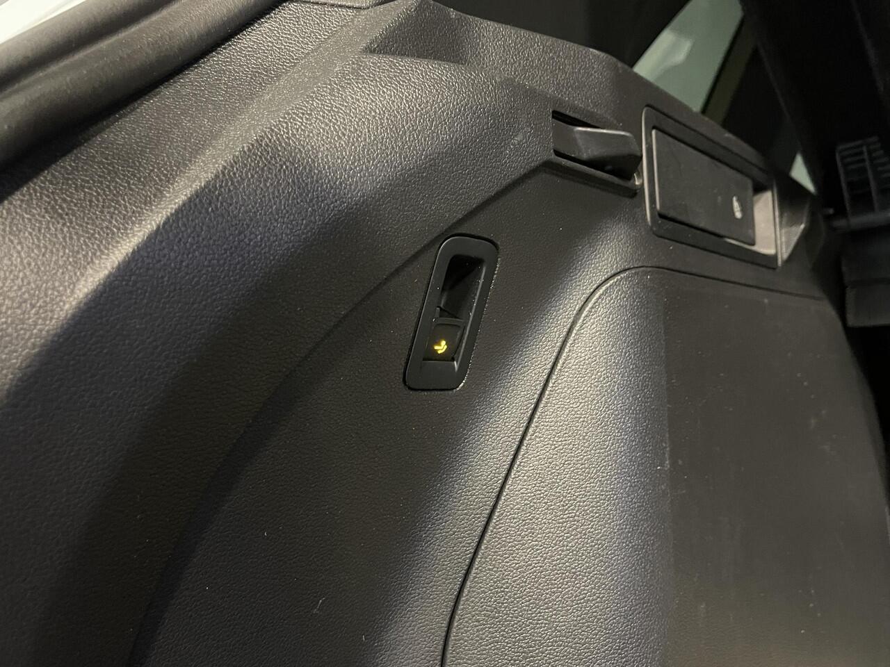 Volkswagen TIGUAN 1.4 TSI eHybrid R-Line Business Black Style 19"/Panoramadak/Trekhaak/Leder + memory/Head-up/Elektrische klep/Dodehoek/Stuur + stoelverwarming/IQ Lights/Adaptieve cruise