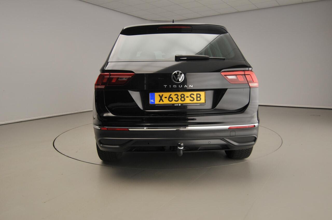 Volkswagen TIGUAN 1.5 TSI Life Business | Trekhaak | Camera | Stoel+stuur verwarmd