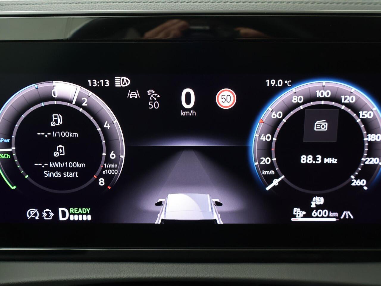 Volkswagen TIGUAN 1.5 eHybrid Life Edition | 204 PK | SoH 97% | Trekhaak wegklapbaar | Adaptive cruise control | Verwarmde voorstoelen | LED verlichting |