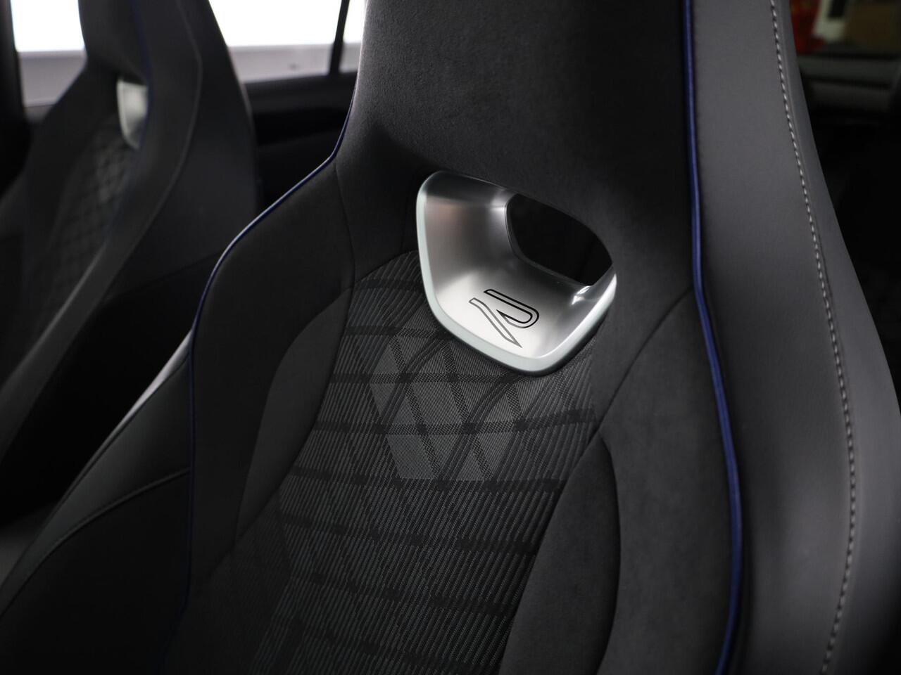 Volkswagen TIGUAN 1.5 eHybrid R-Line Edition 204 PK PHEV | Panorama dak | Comfort pakket | Navigatie | Parkeer camera |