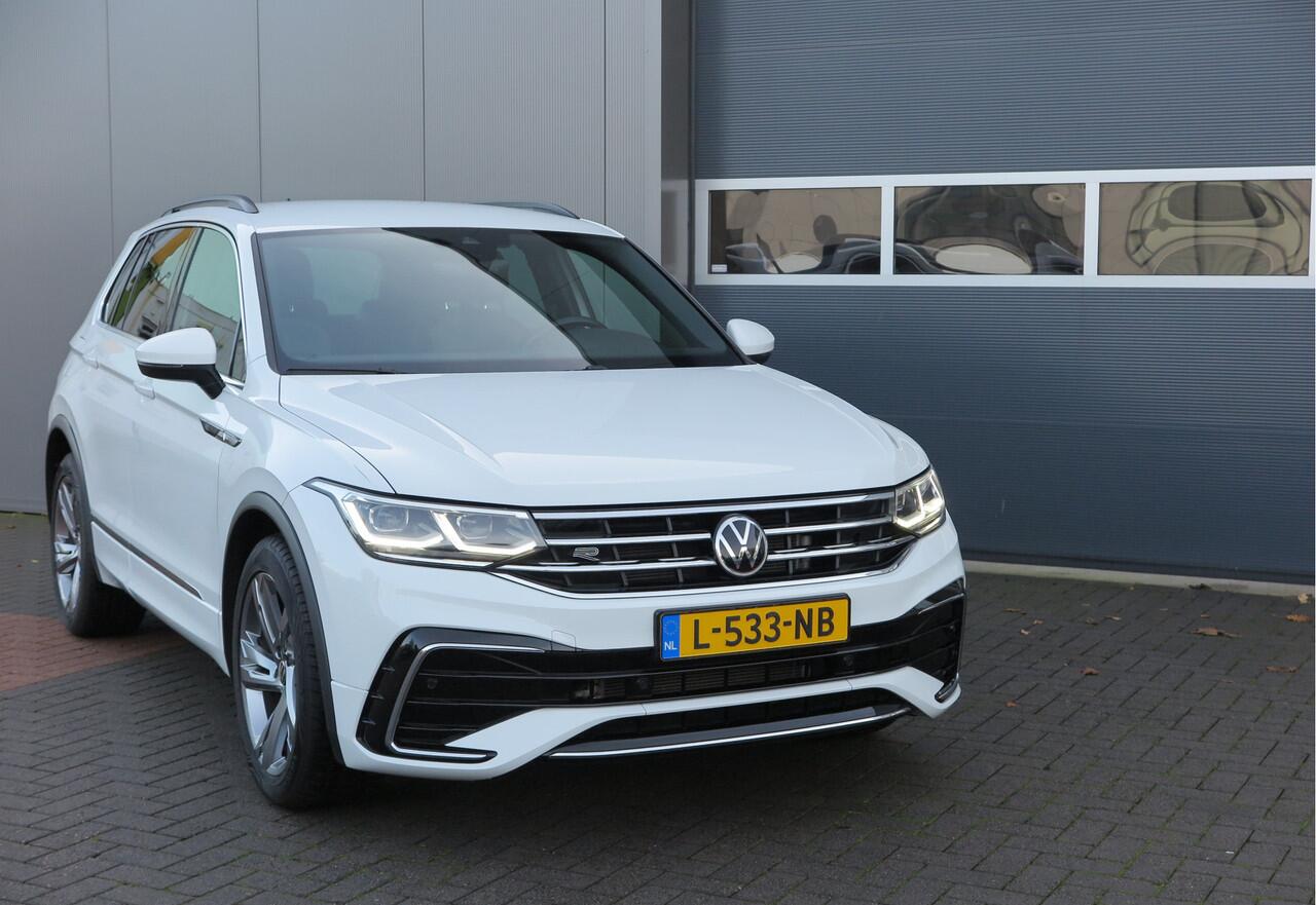 Volkswagen TIGUAN 1.5 TSI 150pk DSG 2xR-Line Virtual Cockpit , Trekhaak, Camera , Navi , DAB+ , Carplay , Led verlichting etc.