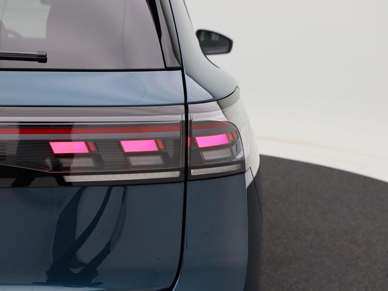 Volkswagen TIGUAN Life Edition 1.5 eHybrid 204 pk | Camera | Keyless | Carplay | Elektrische Achterklep | Adaptive Cruise |