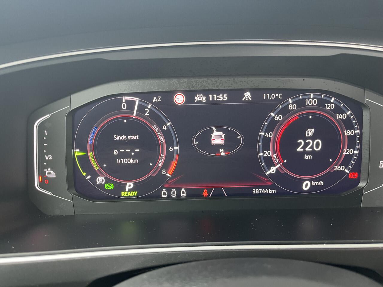 Volkswagen TIGUAN 1.4 TSI 245pk DSG eHybrid Elegance / Panorama dak / Zwenkbare trekhaak / Head-Up Display / 360 Camera / Elek Achterklep / IQ Led / Virtual cockpit