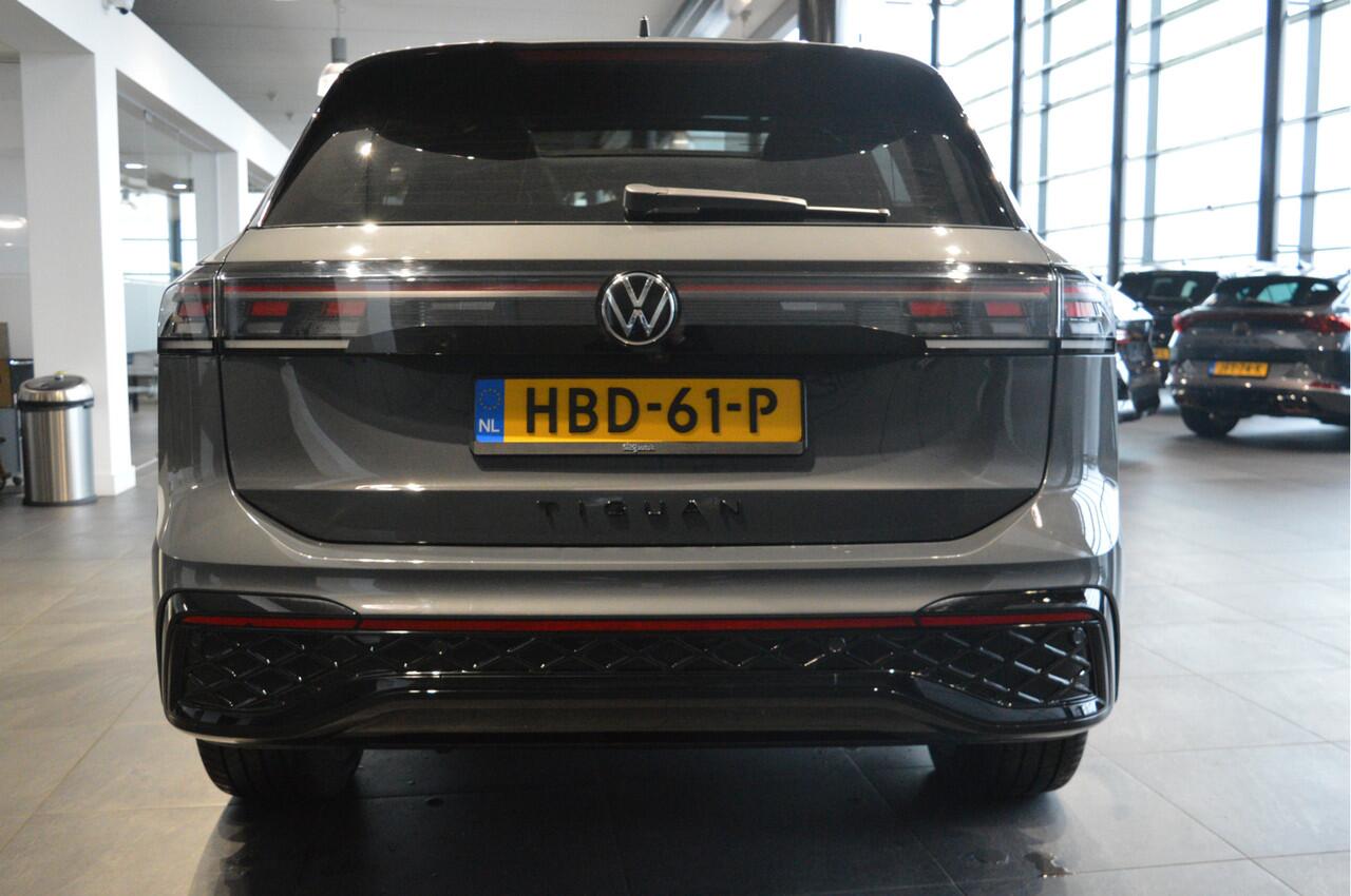 Volkswagen TIGUAN 1.5 eHybrid 3X R-Line Black Style pano head up 20 inch !!