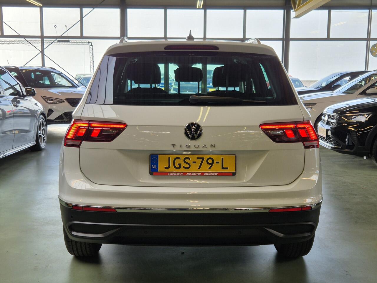 Volkswagen TIGUAN 1.5 TSI Life -150pk Automaat | LED | Lane Assist | Rijklaarprijs incl. 1 jaar Bovag garantie