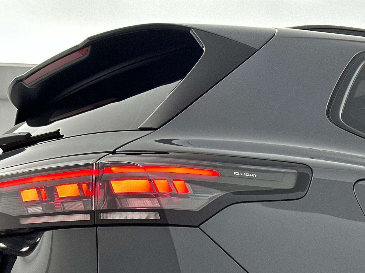 Volkswagen TIGUAN R-Line-Edition Plug in Hybride 204 pk Black Style Pakket