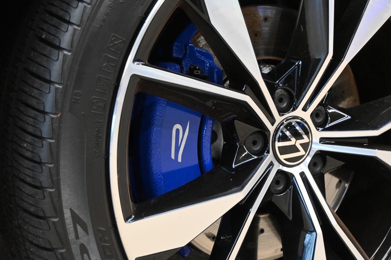 Volkswagen TIGUAN 2.0 TSI 320pk R 75 Edition 4Motion | DCC | Pano | IQ. Light | Camera | Trekhaak | 100% (Dealer) onderhouden label