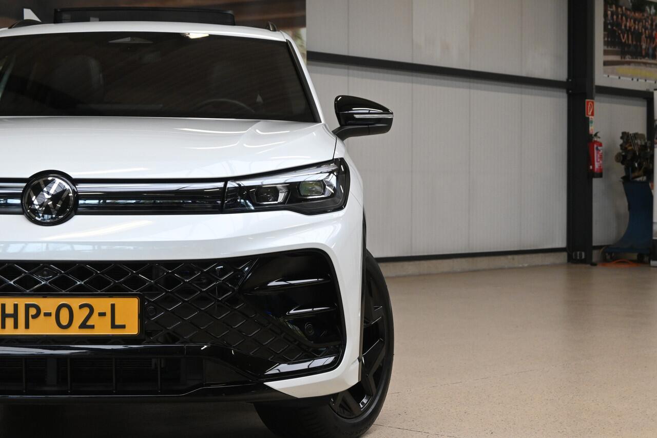 Volkswagen TIGUAN 1.5 eHybrid 272pk R-Line | Leder | Panoramadak | 360° Camera | 100% (Dealer) onderhouden label