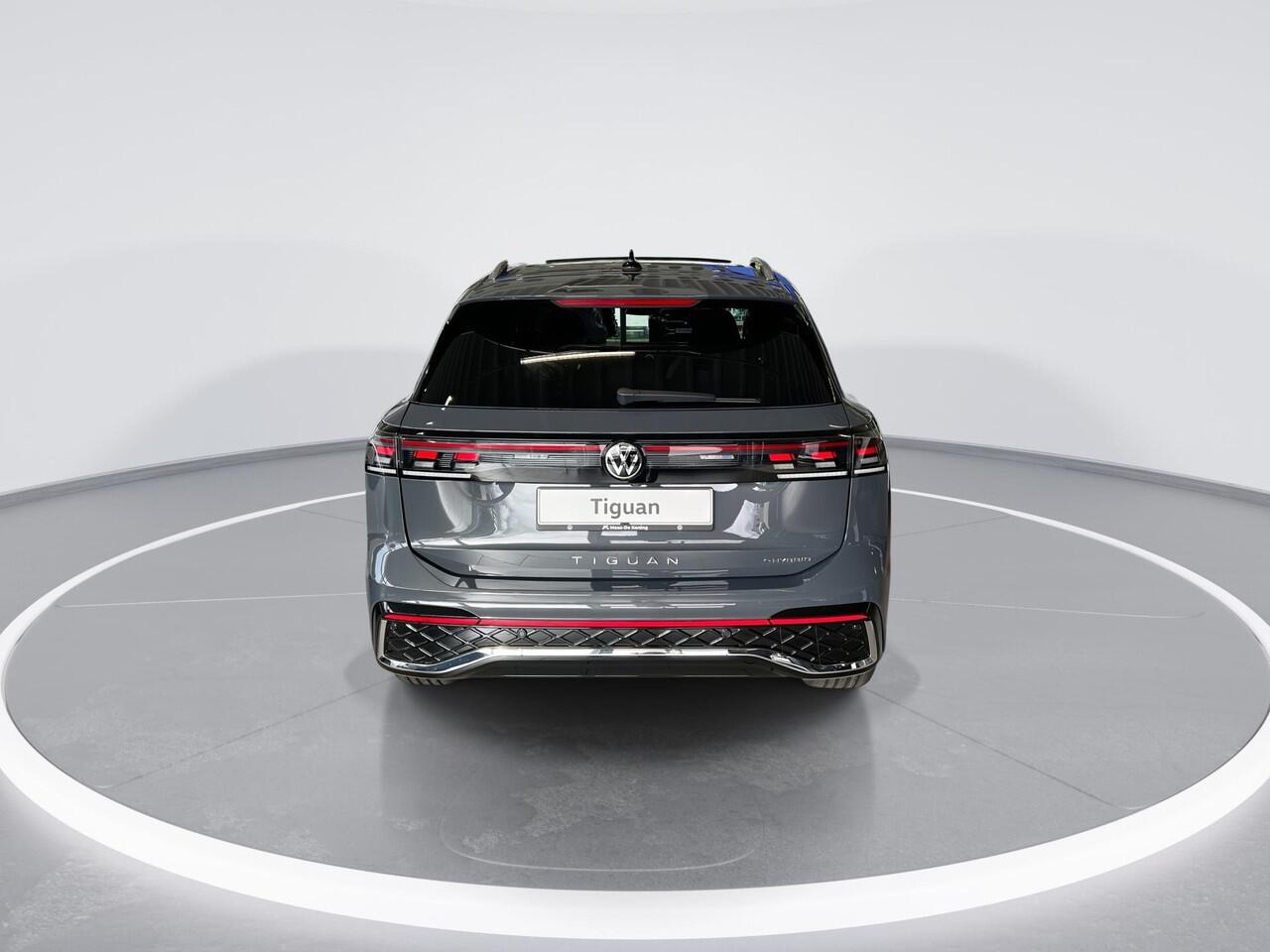 Volkswagen TIGUAN R-Line Edition 1.5 eHybrid 272 pk 6 versn. DSG · Assistance Pakket Plus · Comfort Pakket · Multimedia Pakket Plus · Trekhaak inklapbaar, met elektrische ontgrendeling, incl. aanhangermanoeuvreerhulp Trailer Assist · Prijs is inclusief inruilpremie