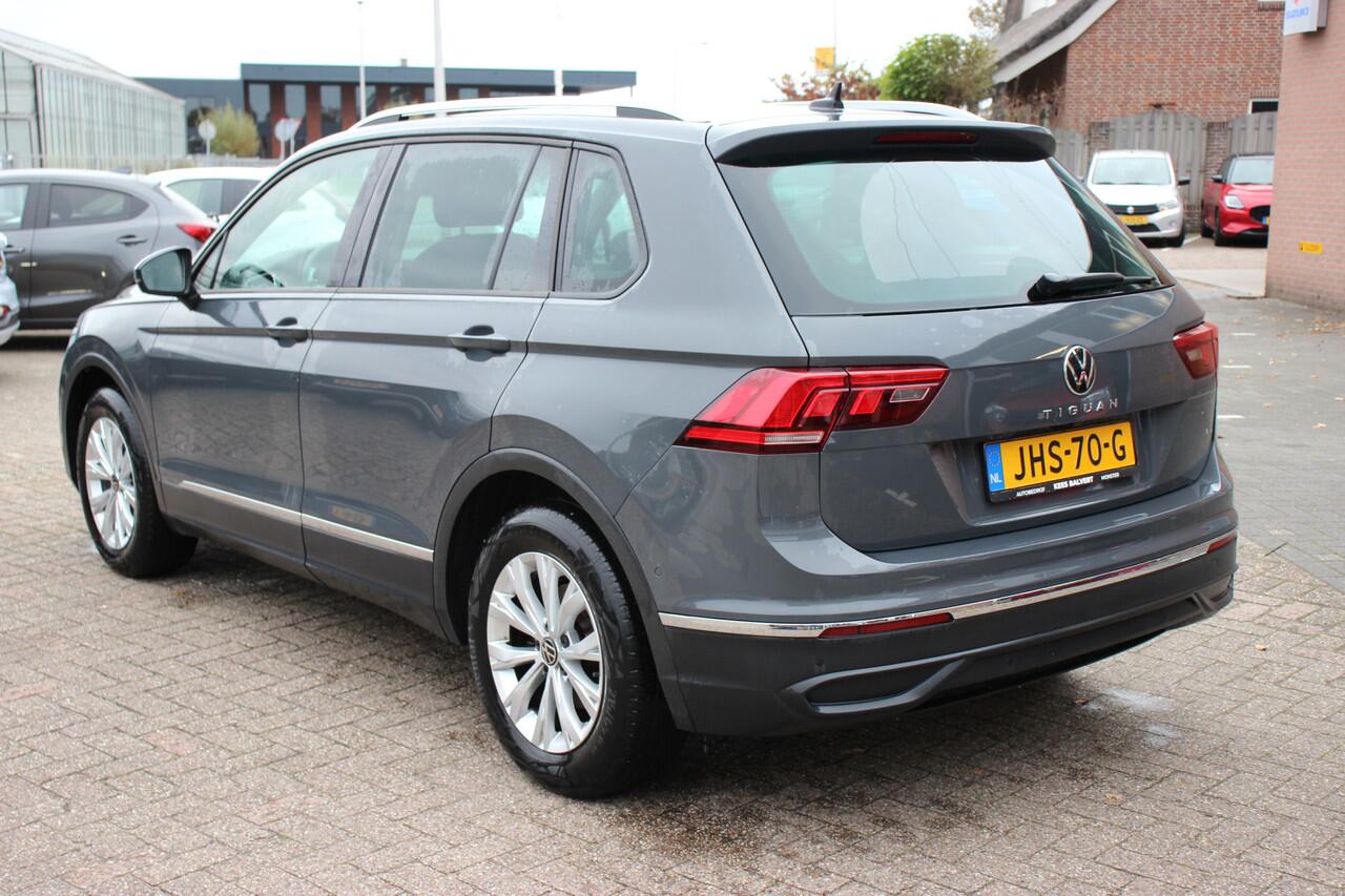 Volkswagen TIGUAN 1.5 TSI Life Business DSG Automaat | Trekhaak | Navi | Stoel- en Stuurverwarming |