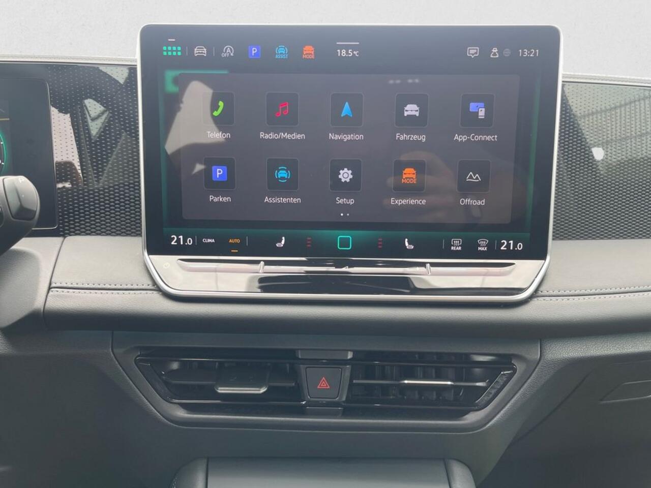 Volkswagen TIGUAN 2.0 TDI 4Motion DSG 193 PK ACC Navi LED Camera Trekhaak 18 Inch