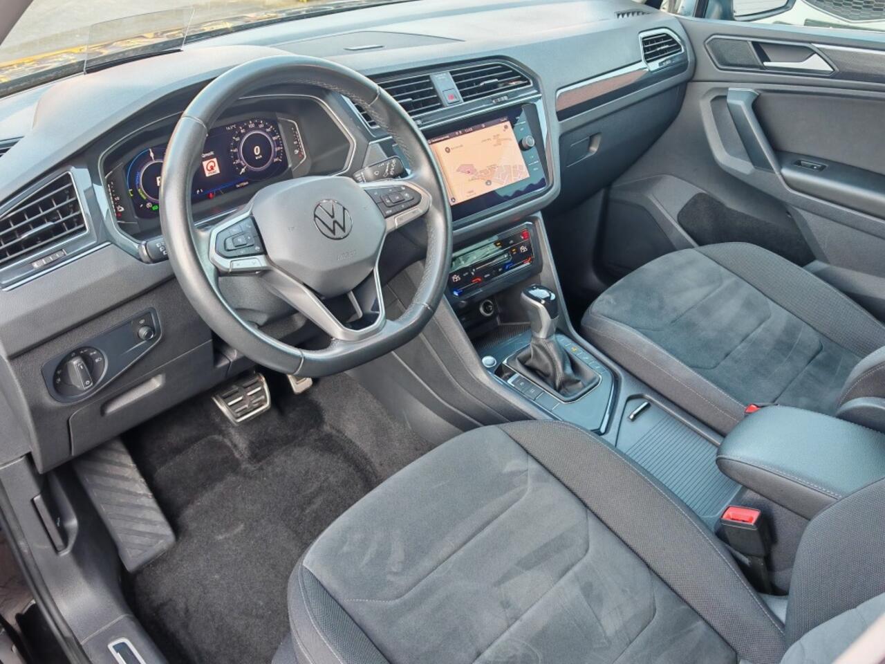 Volkswagen TIGUAN 1.4TSI eHybrid 245PK Elegance IQ-Light Virtual Camera ACC Trekhaak Navi