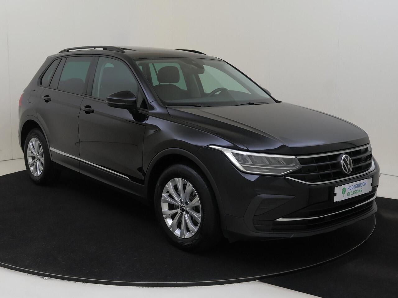 Volkswagen TIGUAN 1.4 TSI eHybrid Life | Panoramadak | Achteruitrijcamera | Stoel- en stuurwielverwarming | 3-zone airco | Navigatie | Digital cockpit Pro | Adaptieve cruise control |