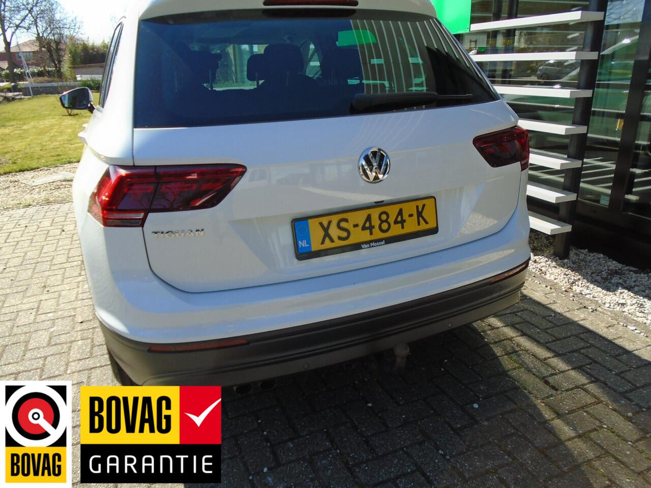 Volkswagen TIGUAN 1.5 TSI Comfortline Business met Trekhaak en Navigatie systeem