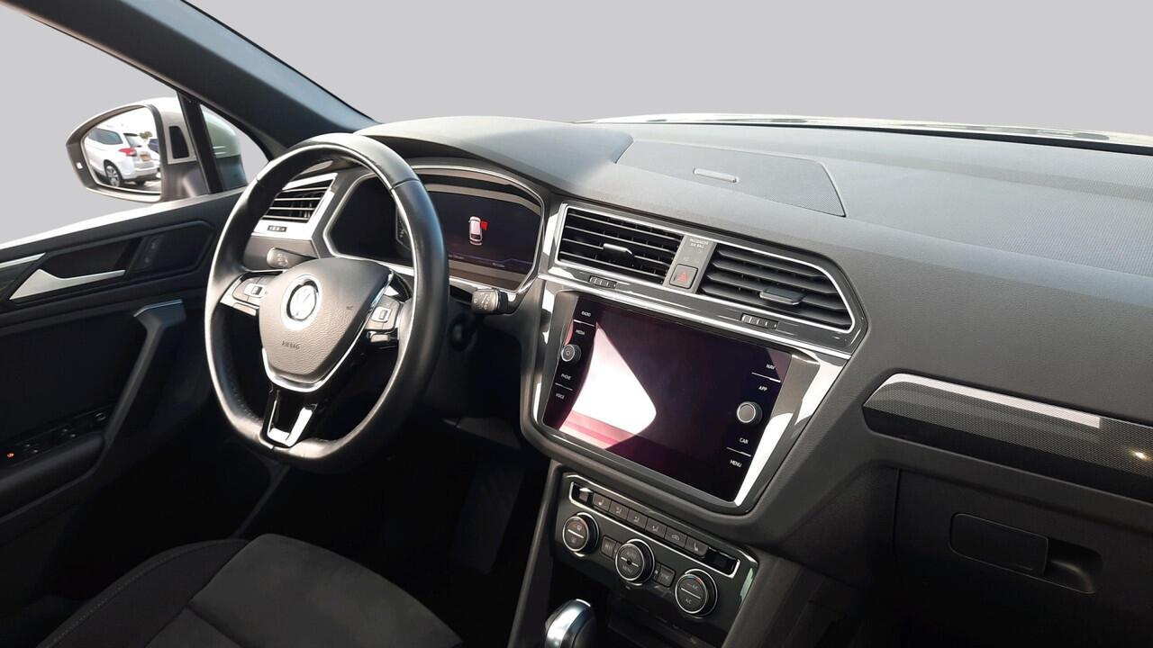 Volkswagen TIGUAN 1.5 TSI 150pk Automaat Highline Business R Advance / Panoramadak / Trekhaak / Massage