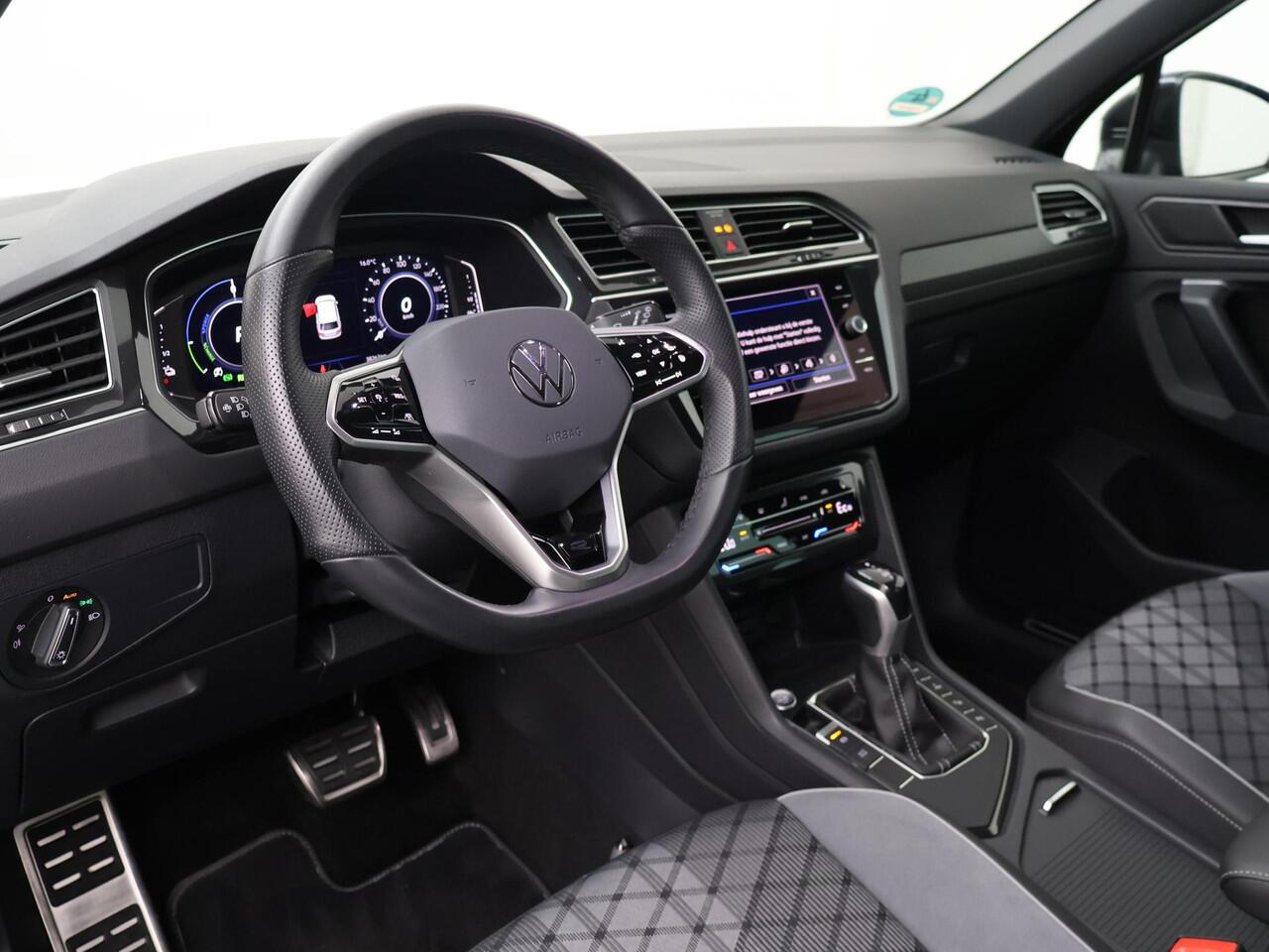 Volkswagen TIGUAN 1.4 TSI eHybrid R-Line Business | 245 PK | Automaat | Trekhaak | Achteruitrijcamera | R-Line |