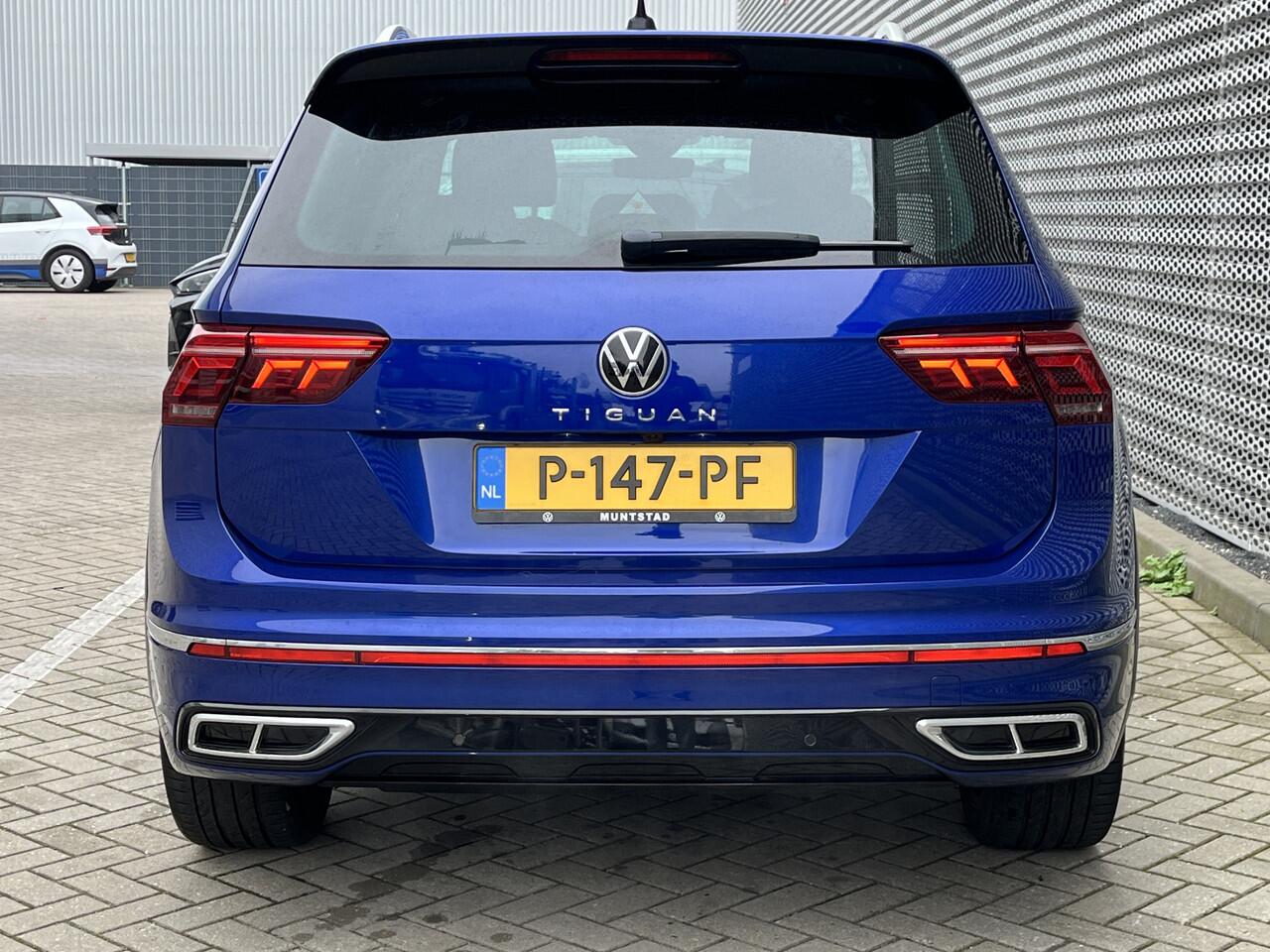 Volkswagen TIGUAN 1.5 TSI R-Line Business+ / Pano / Digitaal dashboard / Navigatie / App connect / Camera / Parkeersensoren V+A / lichtmaal 20 inch /